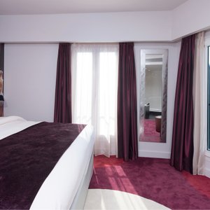 JUNIOR SUITE