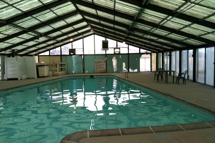 ac hotel des moines pool