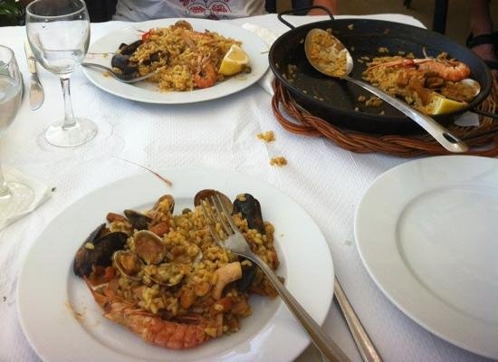 paella marinera 2pax. Cantidad Ok. Calidad pasable... Precio Caro.