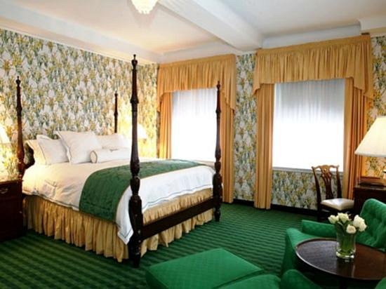 the elegant room in greenbrier