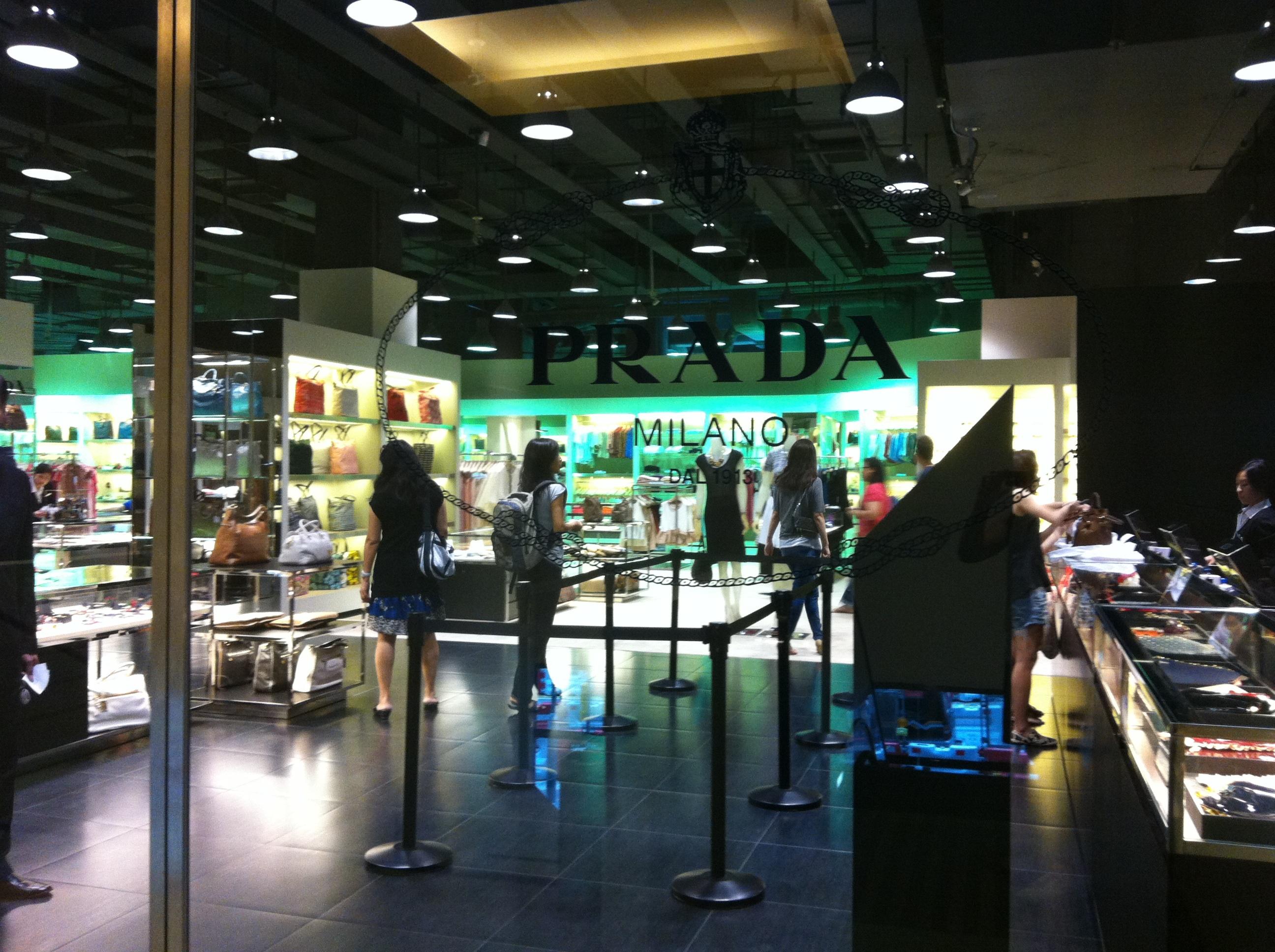 Prada outlet horizon discount plaza