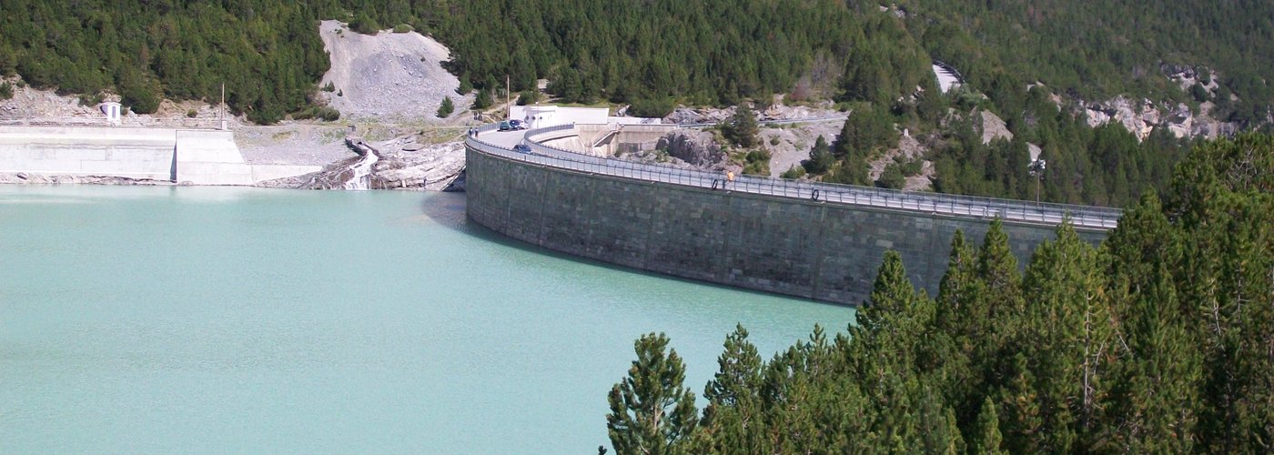 Lago e diga di Cancano