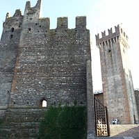 Castello Scaligero - panoramica dall'esterno