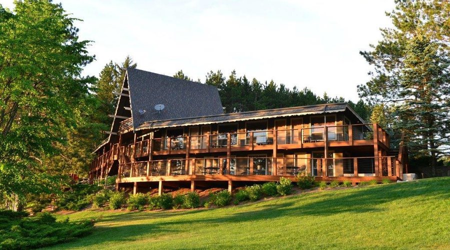 Lakeview Lodge