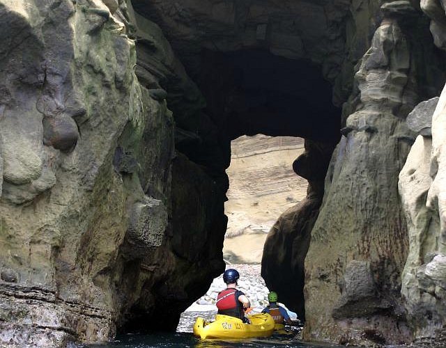 can you kayak la jolla caves without a tour