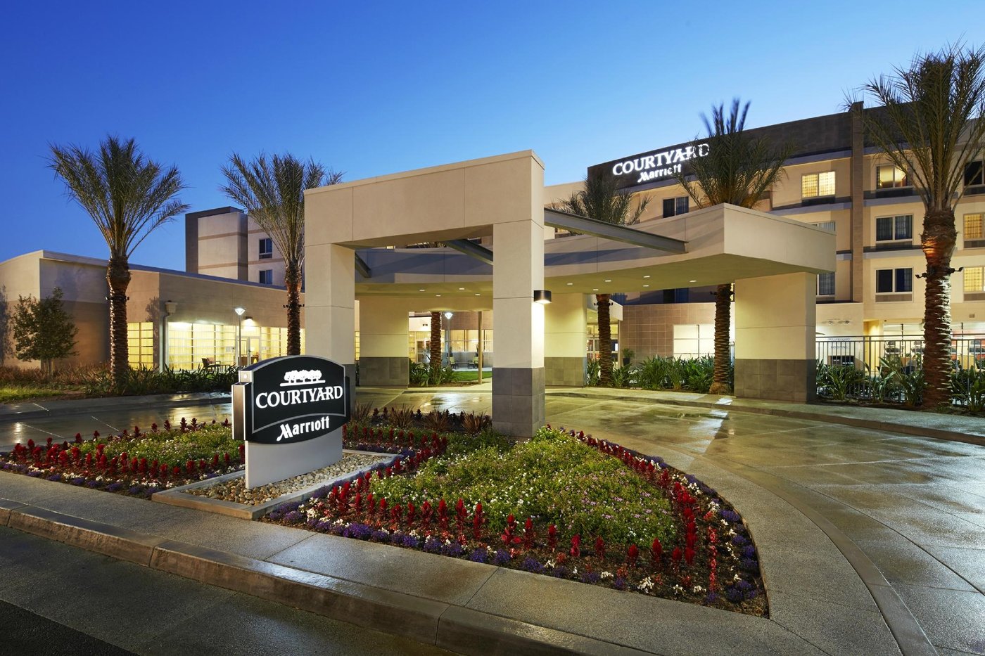 courtyard-long-beach-airport-bar-or-lounge-pictures-reviews