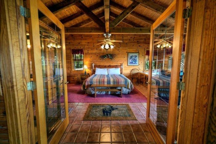 cabins in eureka springs