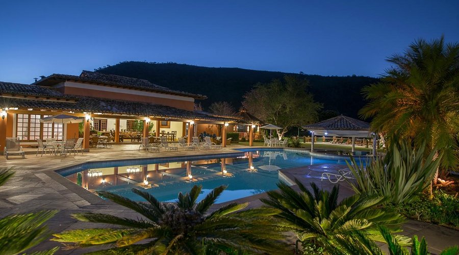 Jardins e Piscina