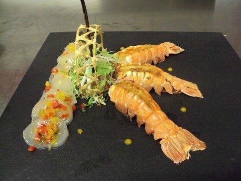 Carpaccio de Saint-Jacques et langoustines gratinées
