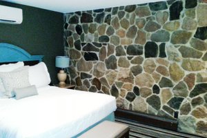 Room & Suite