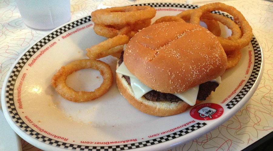 Cheeseburger with Onion Rings