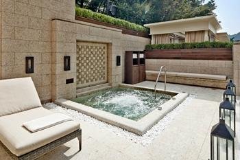 Jacuzzi