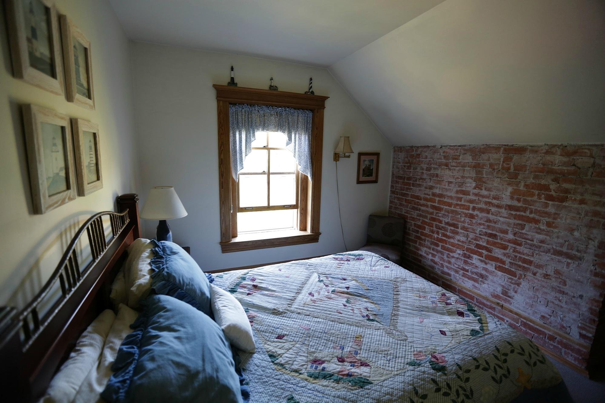 Big Bay Point Lighthouse Bed And Breakfast Rooms: Pictures & Reviews ...