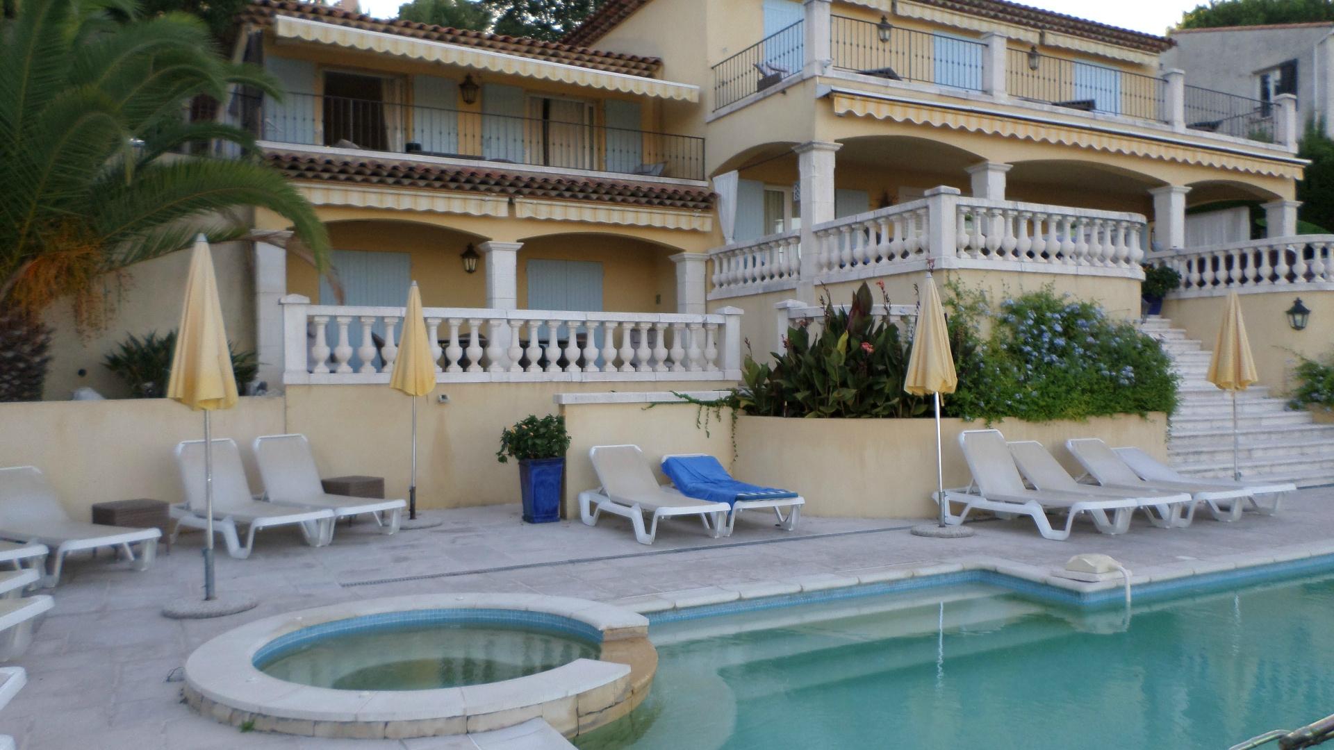 LES CAVALIERS DE SAINT-PAUL B&B (St-Paul-de-Vence, Francia): Prezzi ...