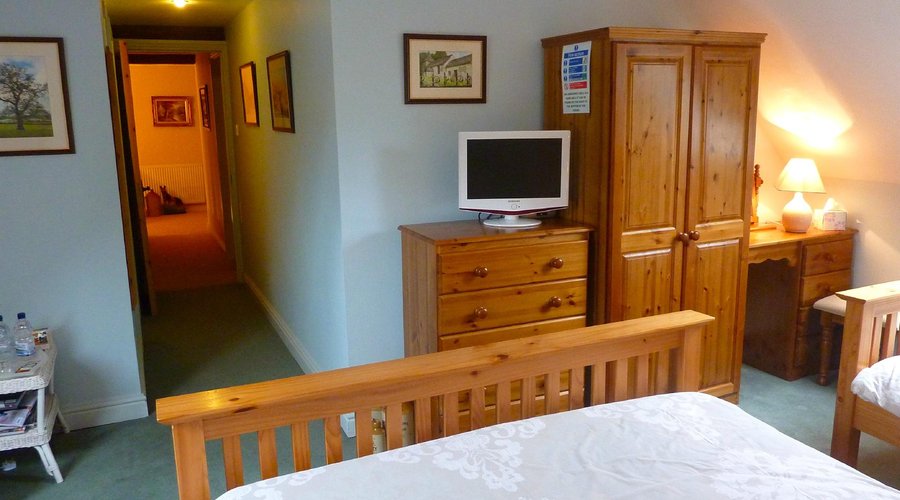 Bluebell Suite-Luxury and space for all your clothes