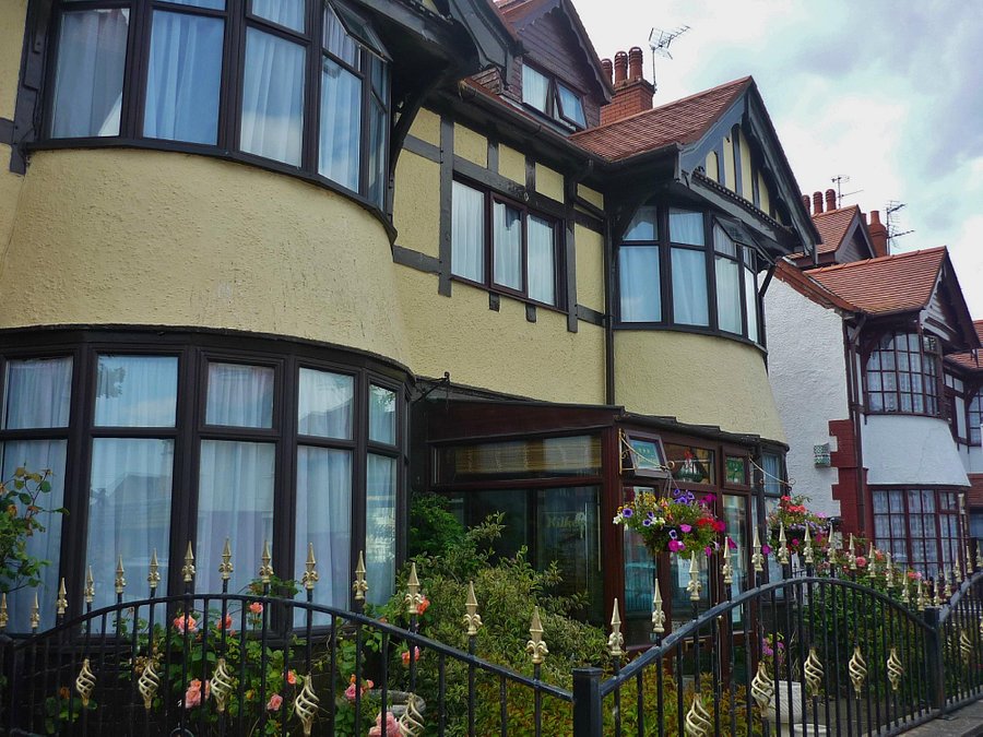 KILKEE GUEST HOUSE - B&B Reviews & Photos (Rhyl) - Tripadvisor