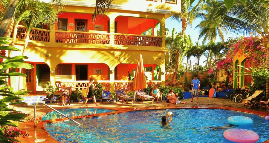 Pool and relaxation at El Palmar.