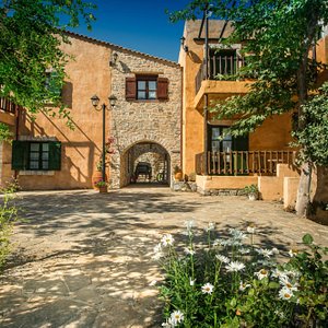 Enagron Ecotourism Village, hotel in Crete