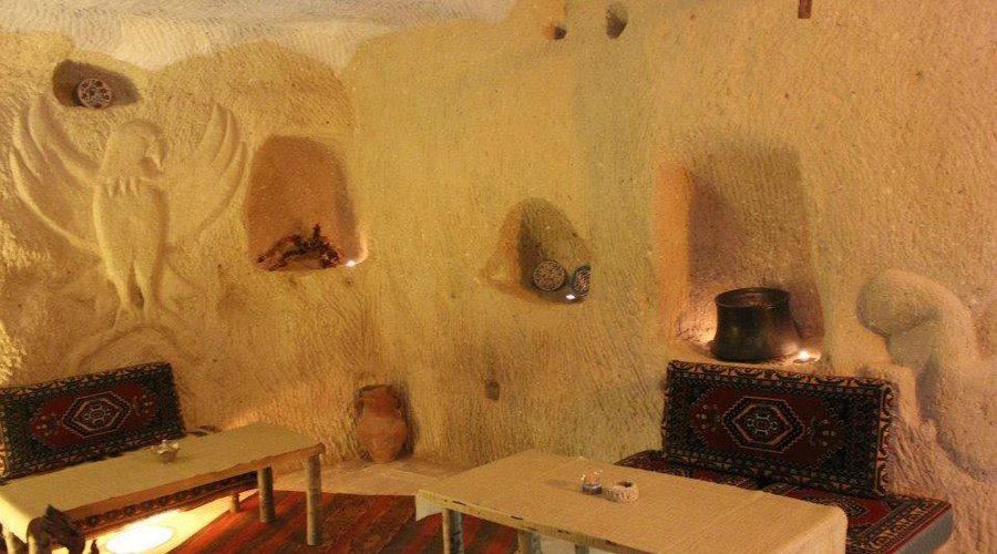Enjoy your meal in a cave rooms
