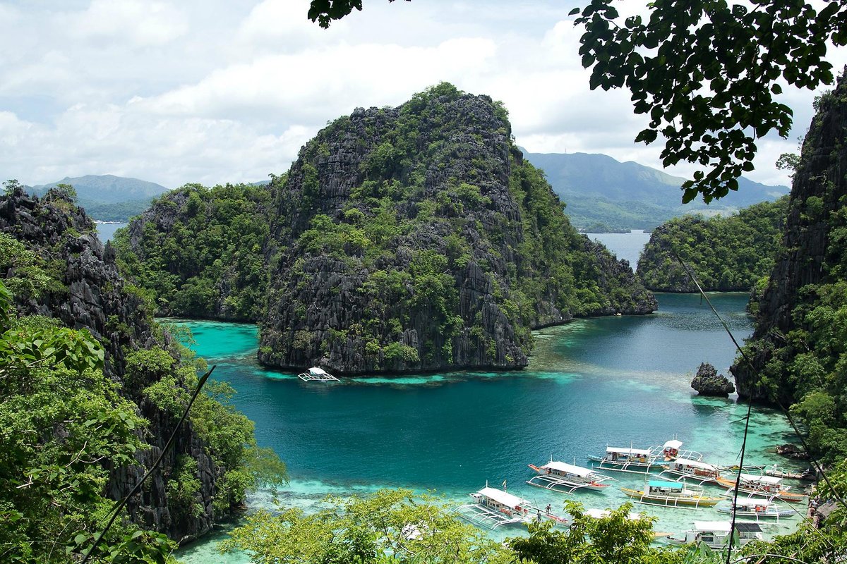 Cayangan Lake (Palawan Island): All You Need to Know