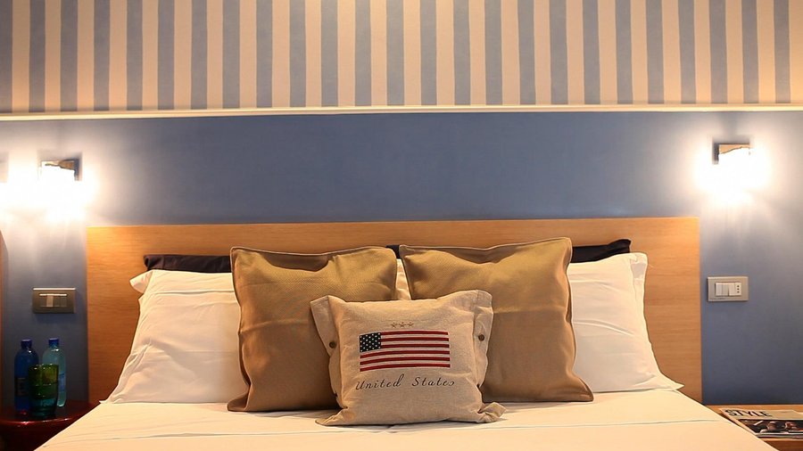 blue room