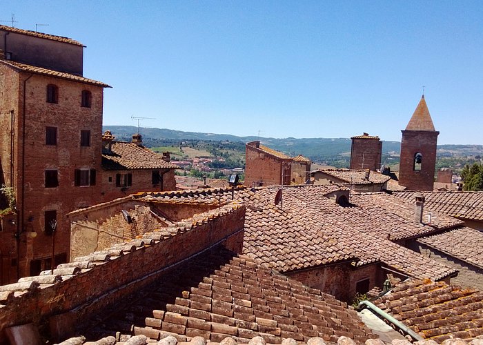 I tetti di Certaldo dal Pallazzo dei Priori