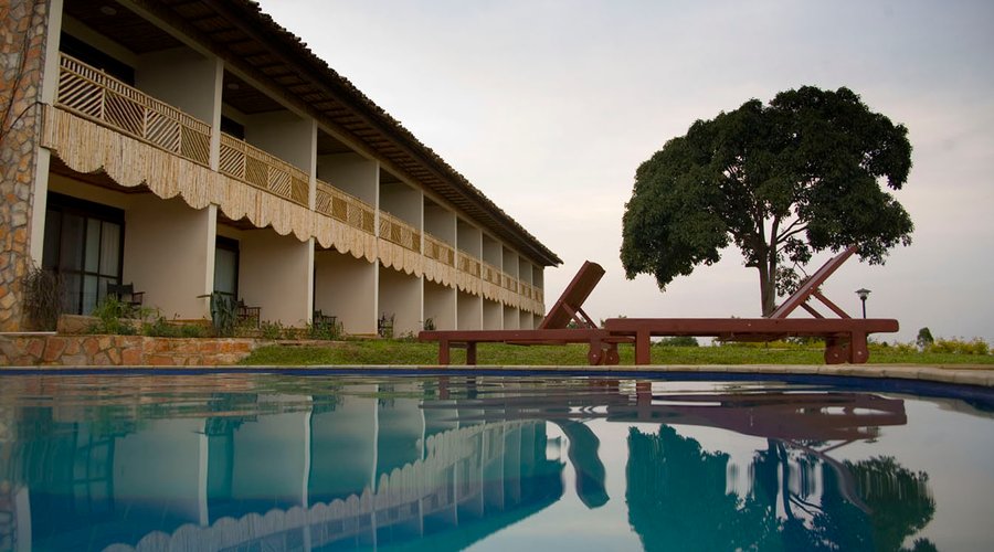 Cassia Lodge pool and rooms