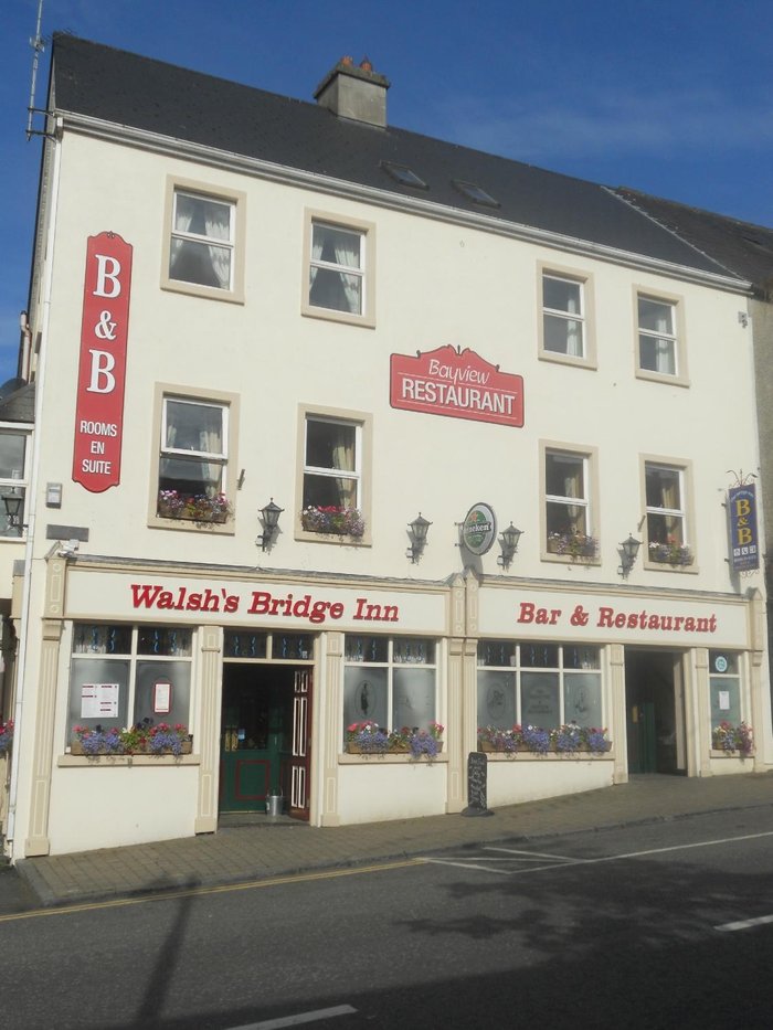 Walsh's Bridge Inn Bar or Lounge: Pictures & Reviews - Tripadvisor