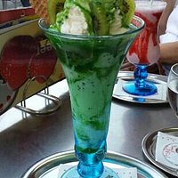 Kiwi Becher