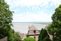 Guia mostra como funciona a areia movediça, que está por todo caminho –  Foto de Découverte de la Baie du Mont Saint Michel, Genets - Tripadvisor