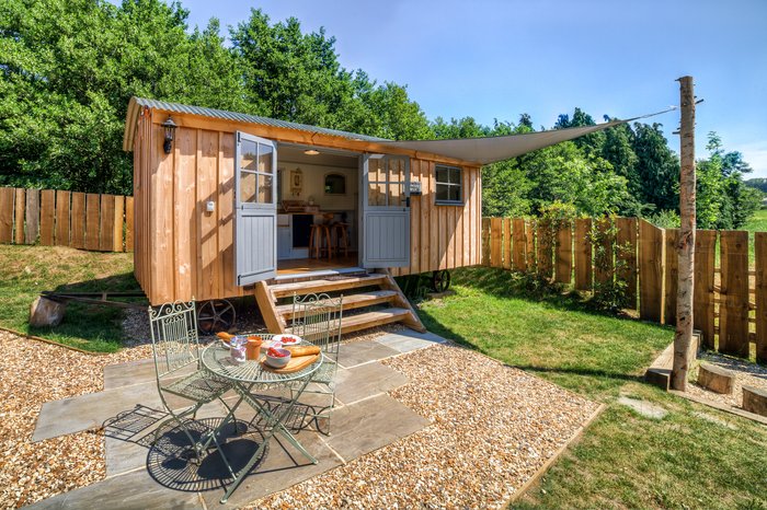 THE SHEPHERDS HUT RETREAT - Updated 2023 Prices (Crewkerne)