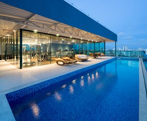 Piscina e praia