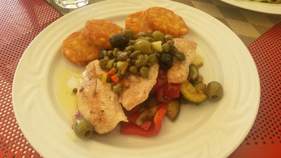 Turkey breast with olives and caper, rösti