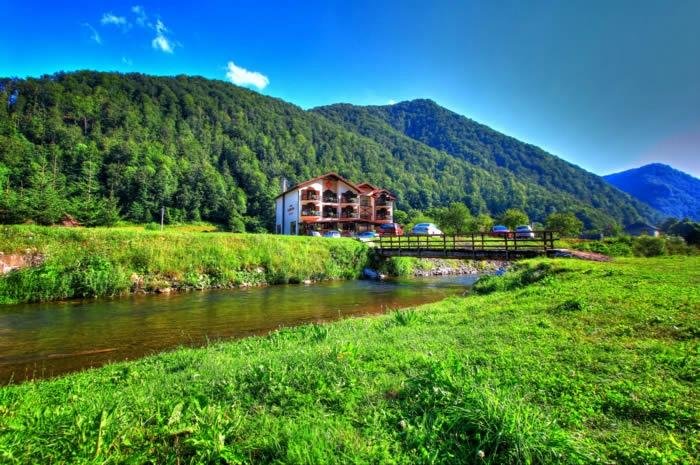 Pensiunea Carpathia - Prices & Guest House Reviews (remeti, Romania)