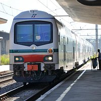 Montecatini Terme - train arriving binari due