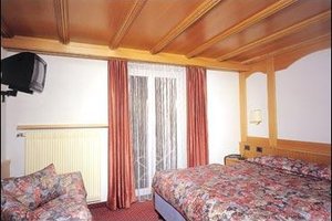 Room & Suite