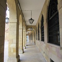 Soportales del edificio.