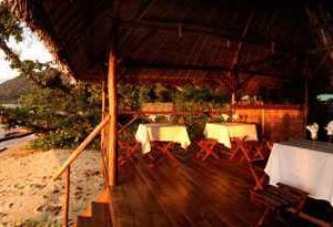 restaurant du lodge d Ambodiforaha
