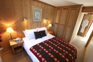 Room & Suite