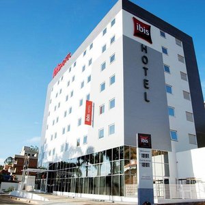 Fachada do Hotel ibis Colatina