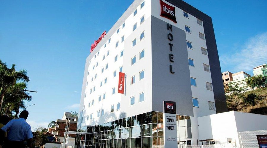 Fachada do Hotel ibis Colatina