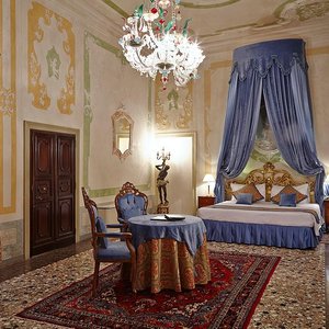 Palazzo Paruta &amp; Wellness Apartments, hotel in Venice