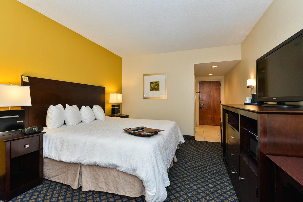 Hampton Inn Petersburg-Ft. Lee Rooms: Pictures & Reviews - Tripadvisor