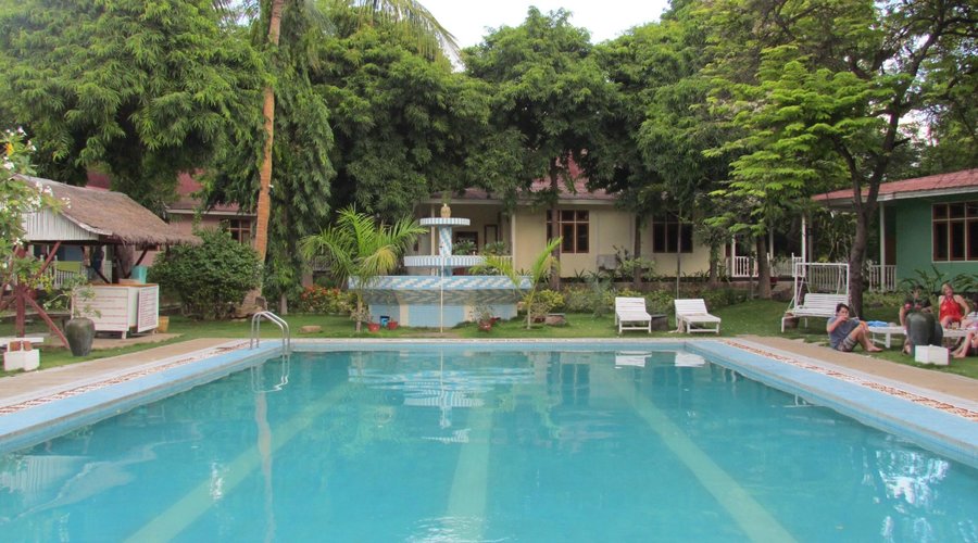 swimmingpool