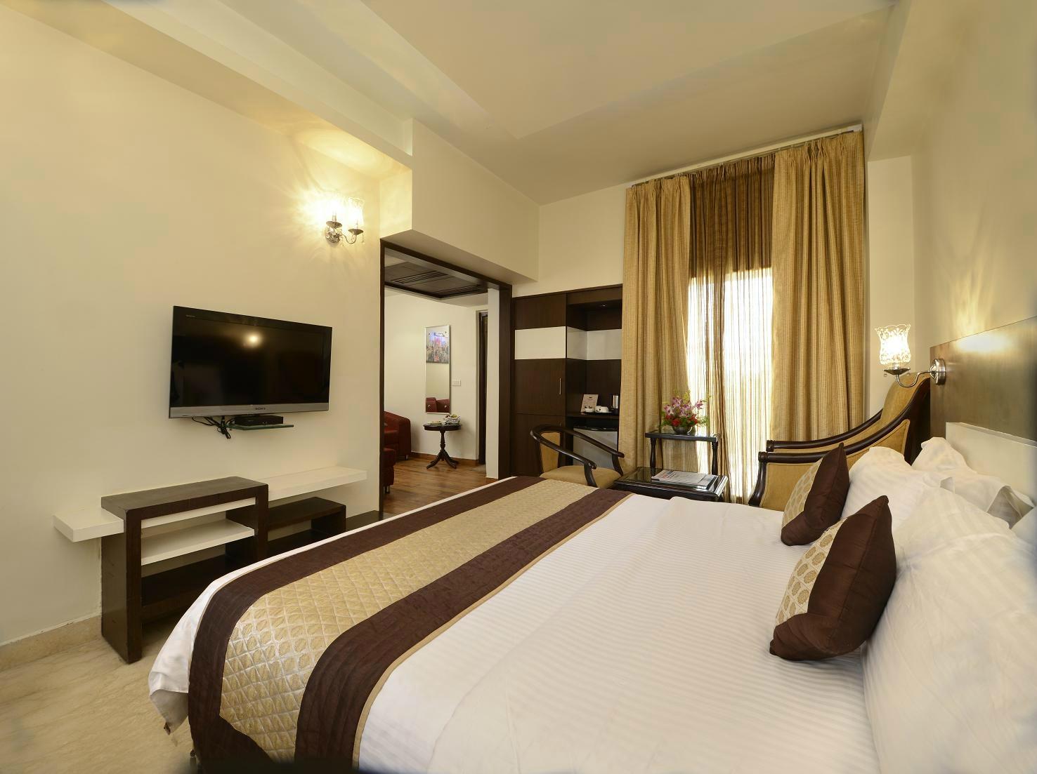 Taj hotel blankets hot sale