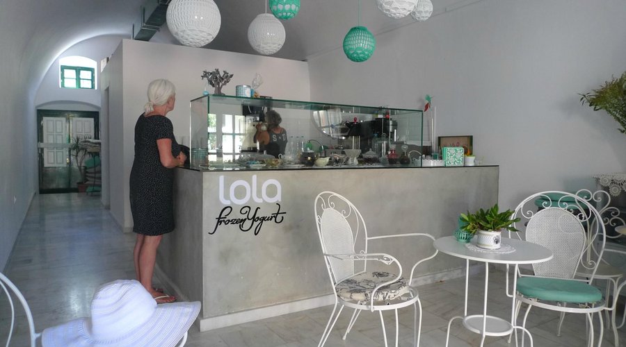 interior shot of Lola's