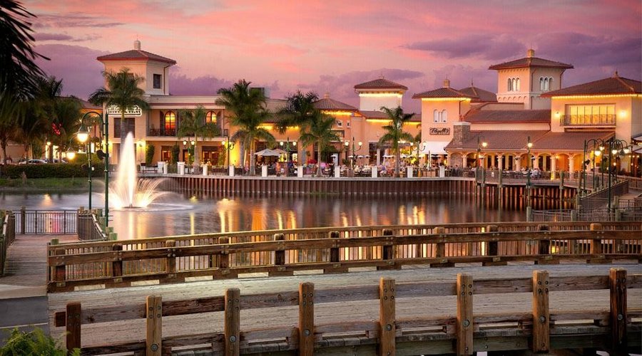 Great deals and a great view at Coconut Point.