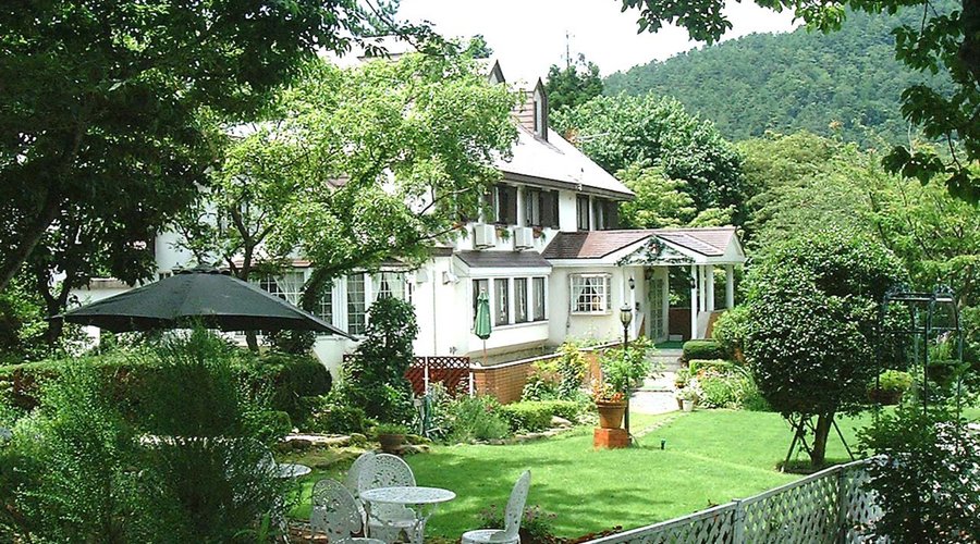 あけまの森・春～夏外観