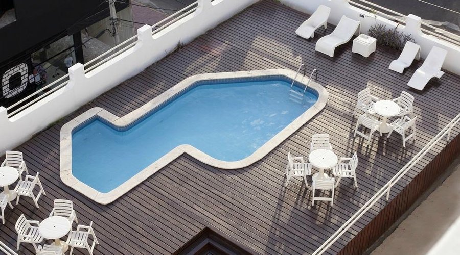Nossa piscina para os dias de Sol maravilhosos.