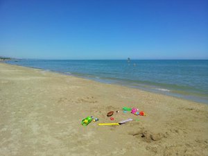 Zwembad en strand
